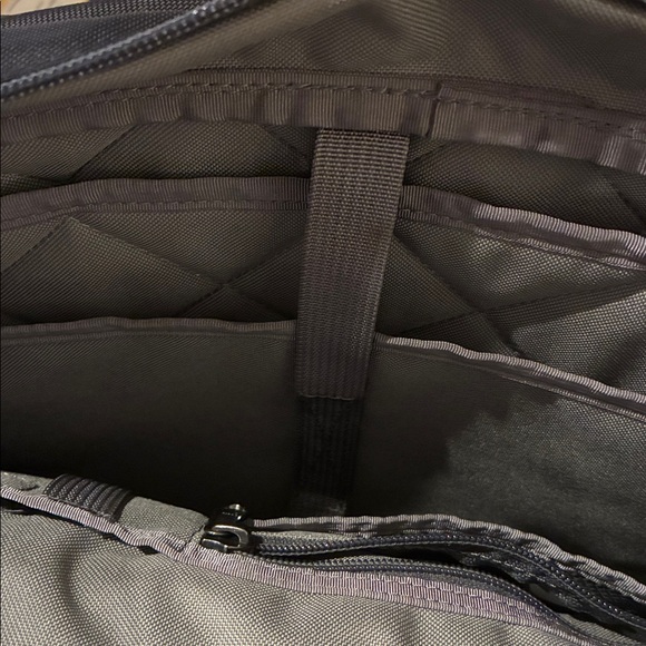 Patagonia Headway Tote Bag/ laptop work Travel Nylon black gray model #48775 - Picture 13 of 14